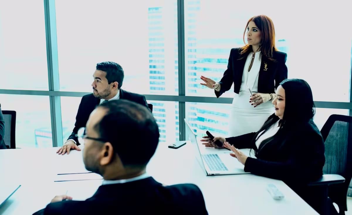 Odila Castillo expone cómo la misoginia daña a mujeres profesionales